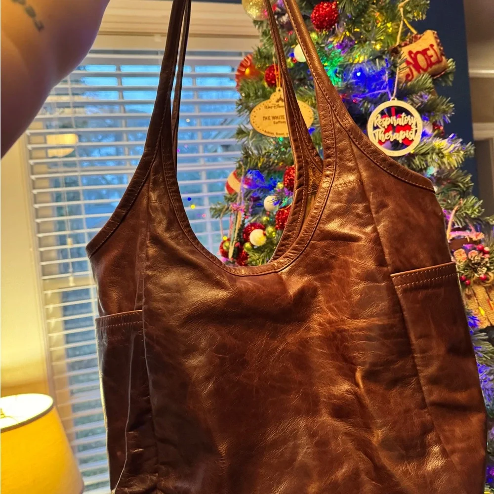 ❌SOLD. Rough & Tumble large 7 Pocket Leather Tote Bag❌ - Picture 2 of 7